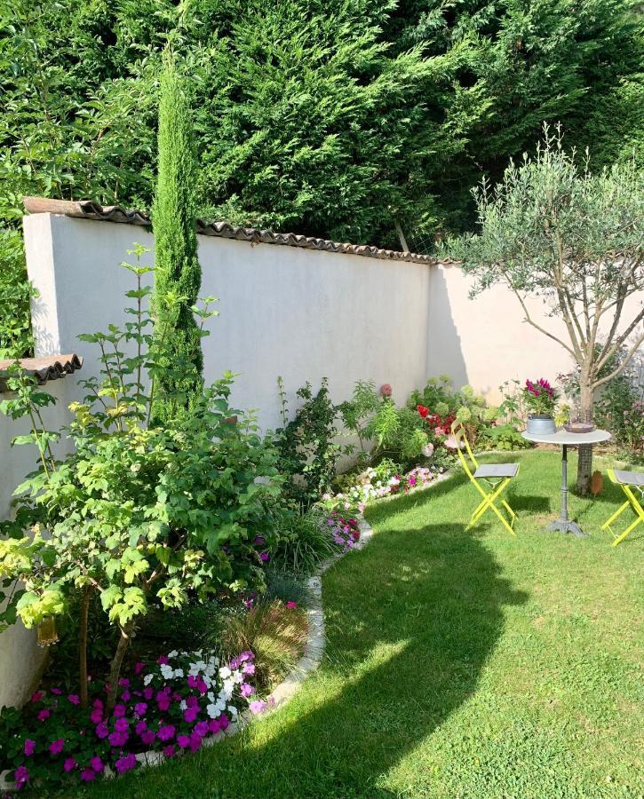 La Glycine B&B Sainte-Colombe  エクステリア 写真